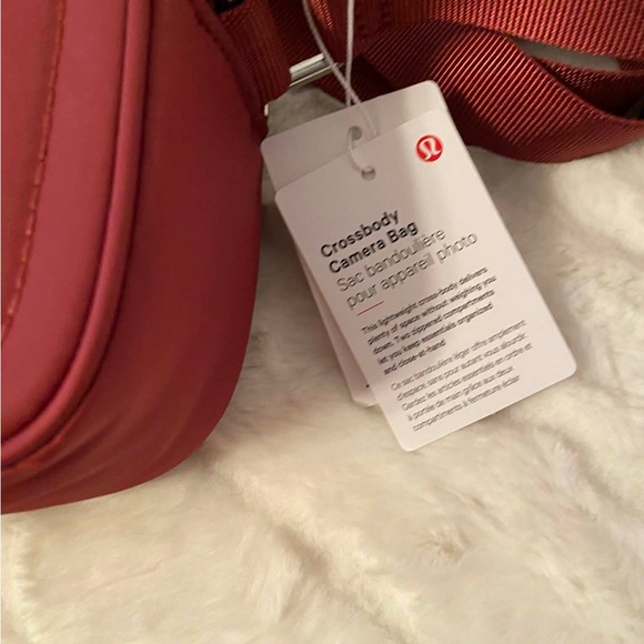 🎄SALE🎄✨🆕✨Brand New Lululemon Crossbody Bag - Picture 4 of 5